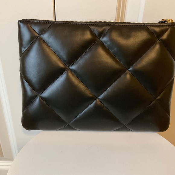 Tory Burch Kira Diamond Quilt Pouch - Picture 3 of 5